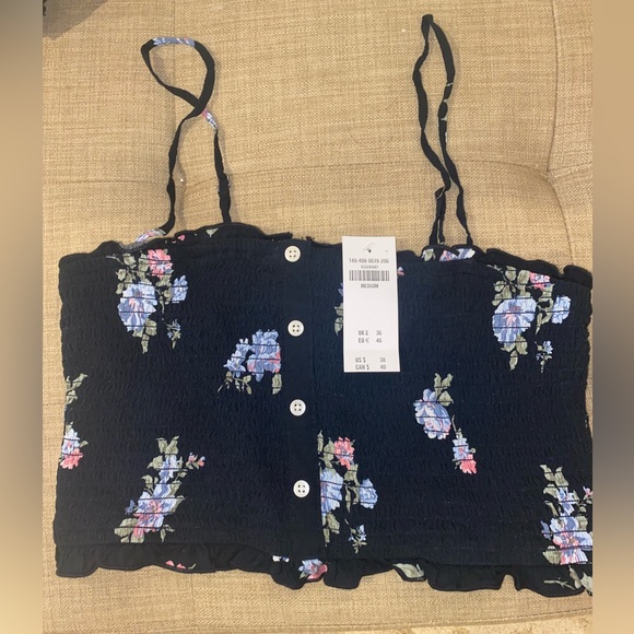 Navy floral smocked crop top - Picture 1 of 1